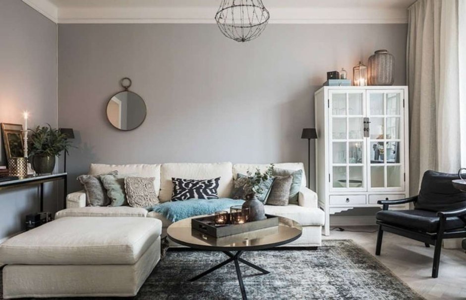Серый диван в интерьере