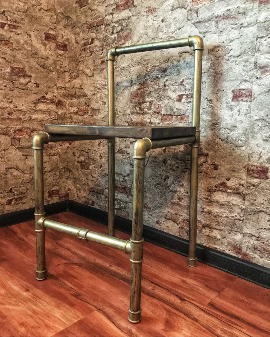 Столик из водопроводных труб