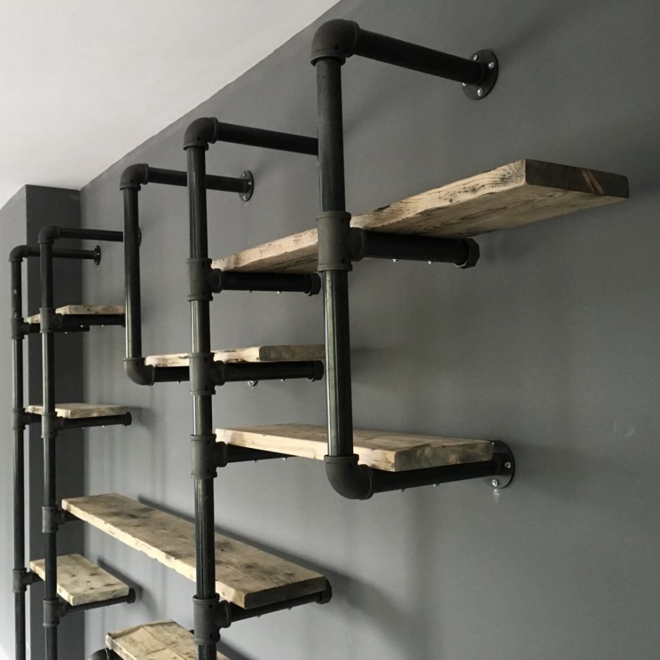 Барный стул из водопроводных труб