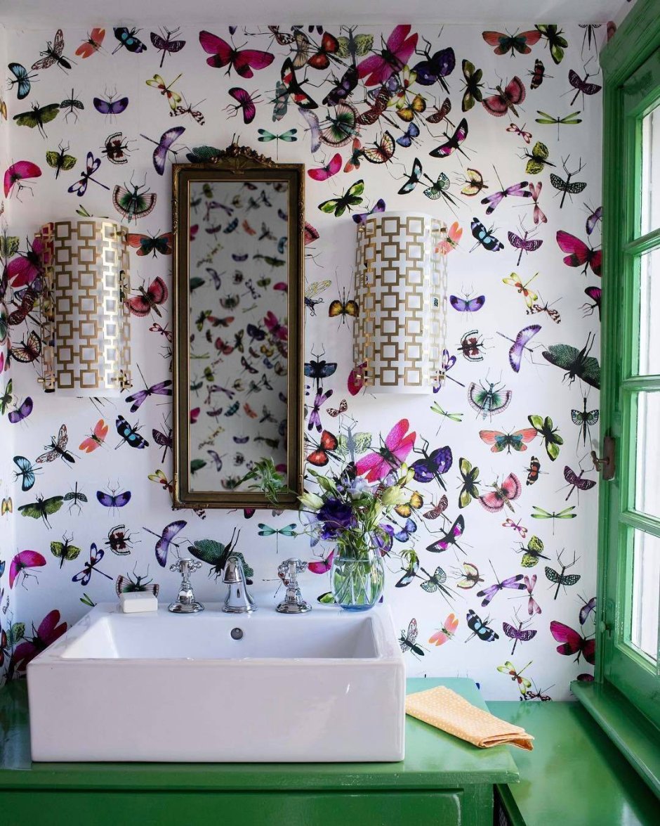 Обои в интерьере ванной