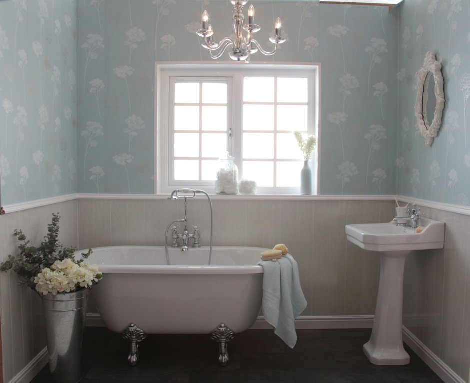 Скомбинировать кафель и панели в ванной