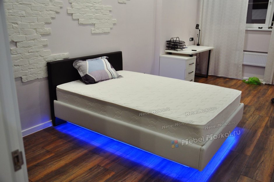 Кровать двуспальная парящая