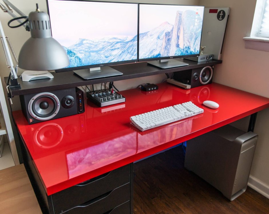 Обустройство компьютерного стола