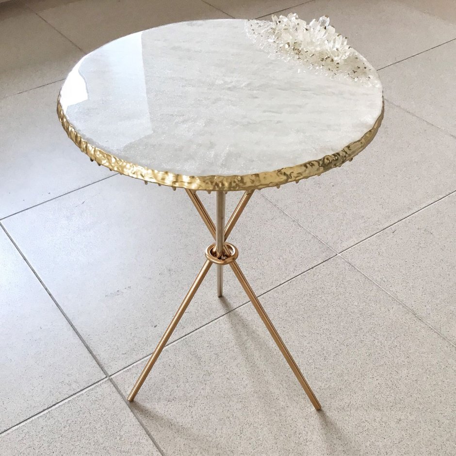 Столы из эпоксидной смолы обеденные большие белые