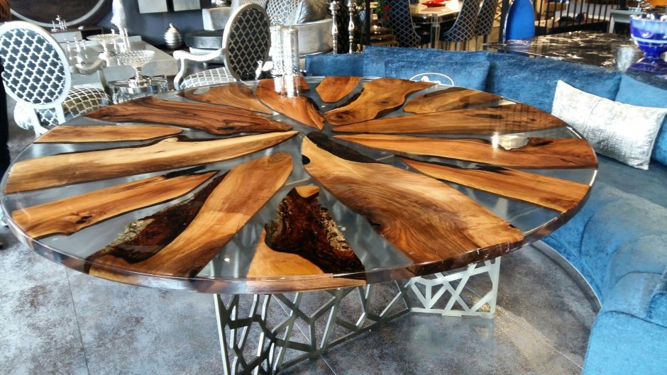 Обеденный стол из эпоксидной смолы