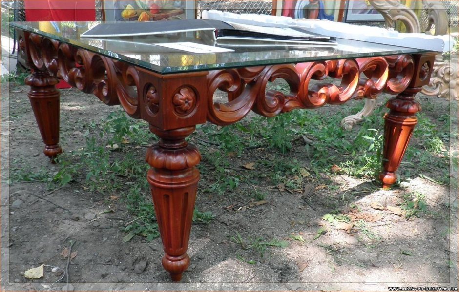 Резные столы из дерева