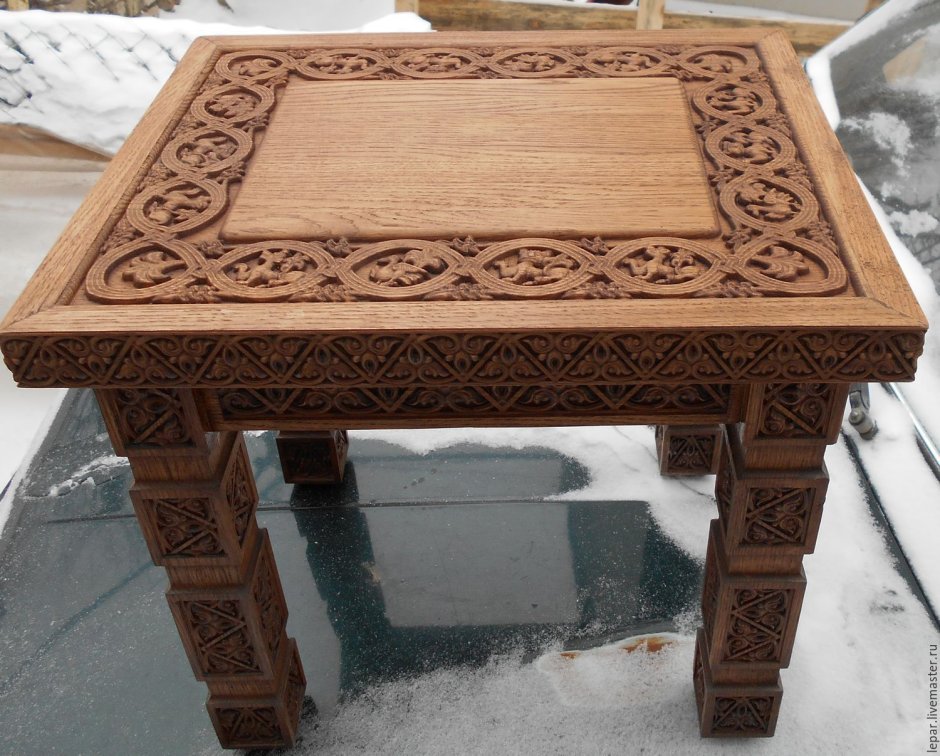Резьба по дереву столы