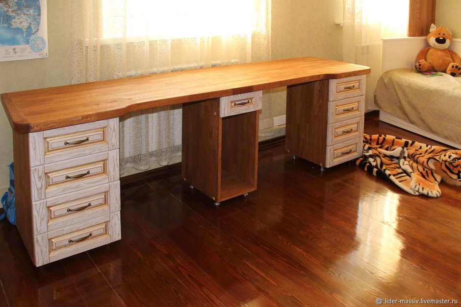 Стол письменный