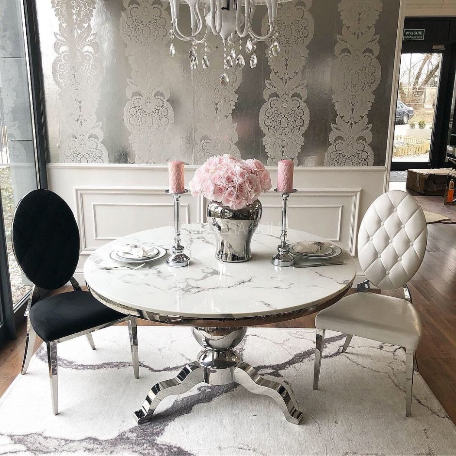 Столик в стиле Неоклассика