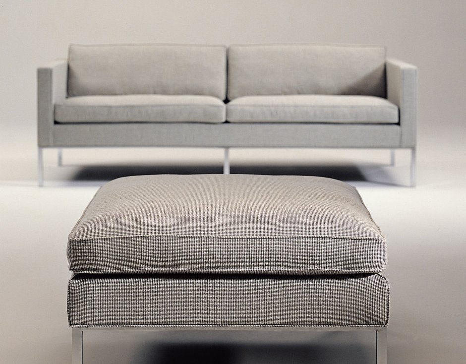 Диван с приставной банкеткой