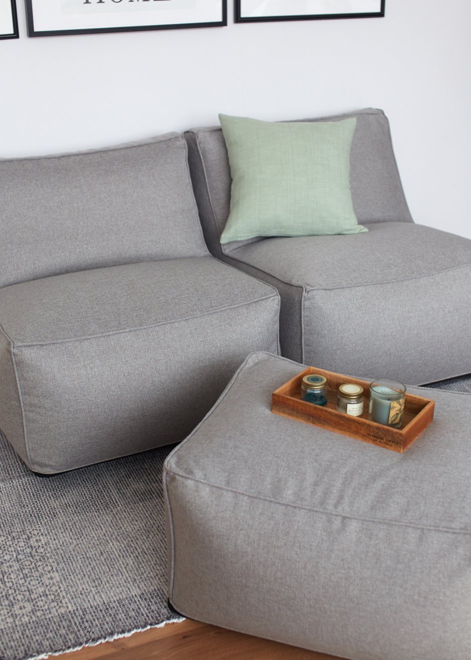 Диван с пуфом