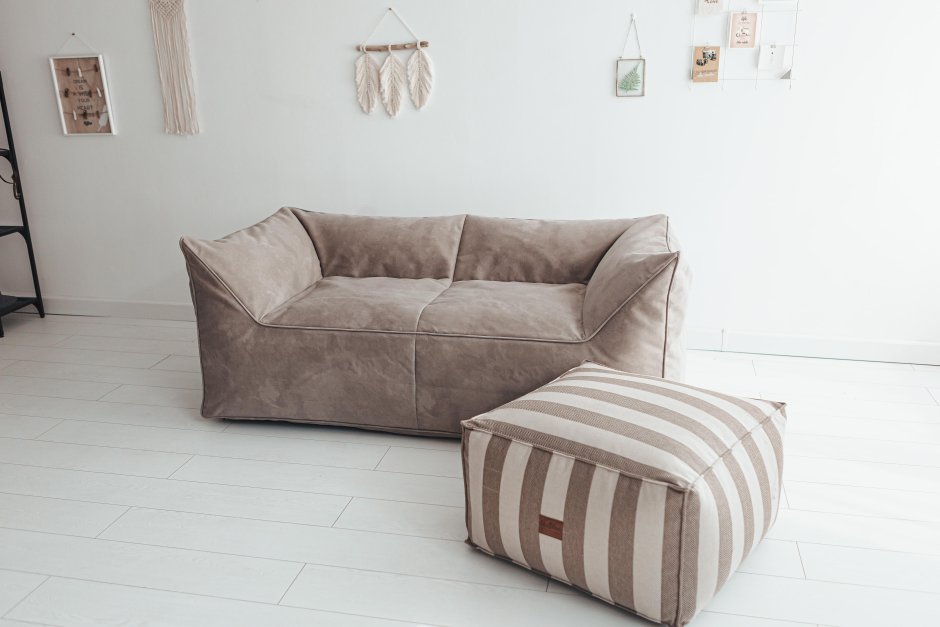 Мягкий бескаркасный диван