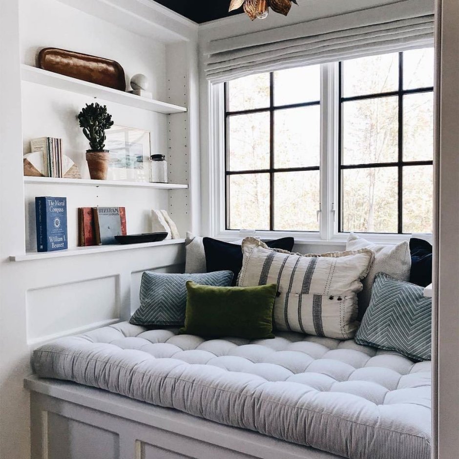 Подоконник диван