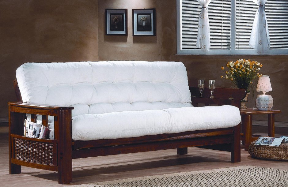 Деревянная скамья кровать