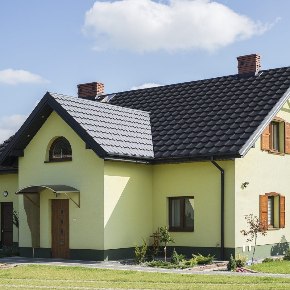 Цвета фасадов домов с коричневой крышей