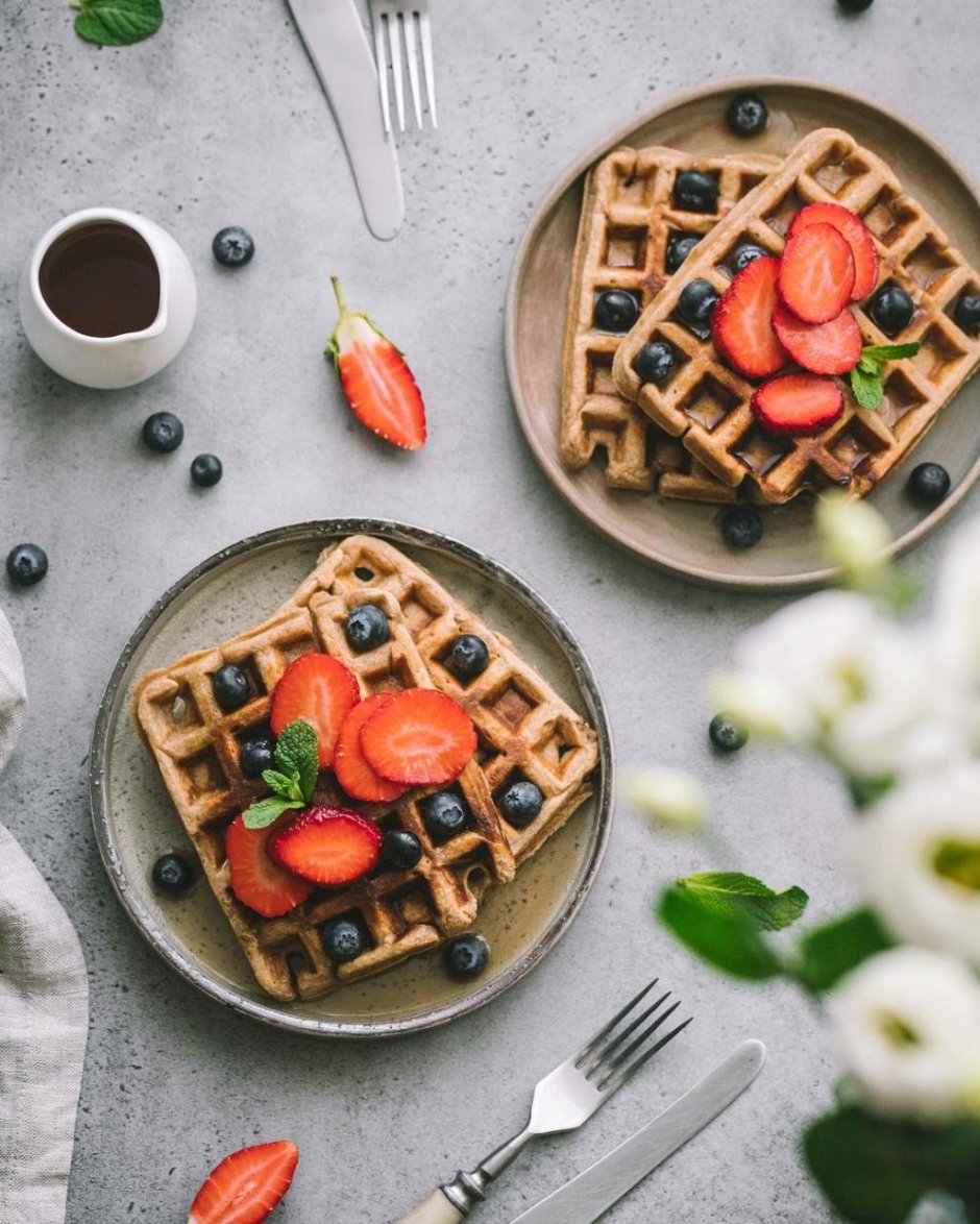 Стол Lakri Round Table