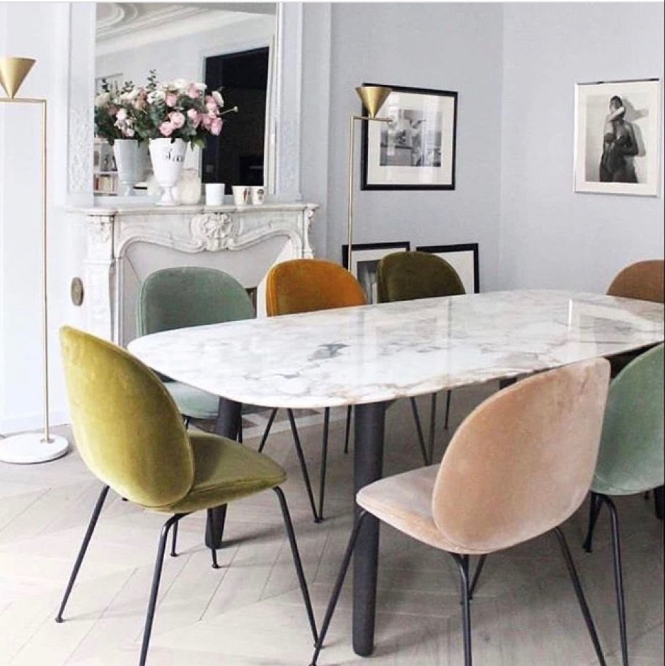 Красный стол на кухню