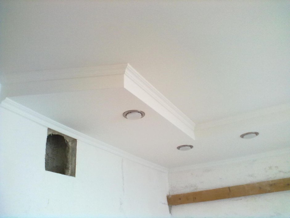 Плинтус на двухуровневом потолке