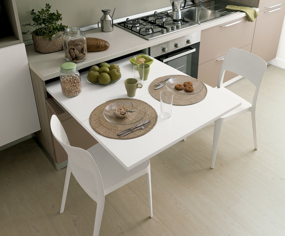 Выкатной обеденный стол для маленькой кухни