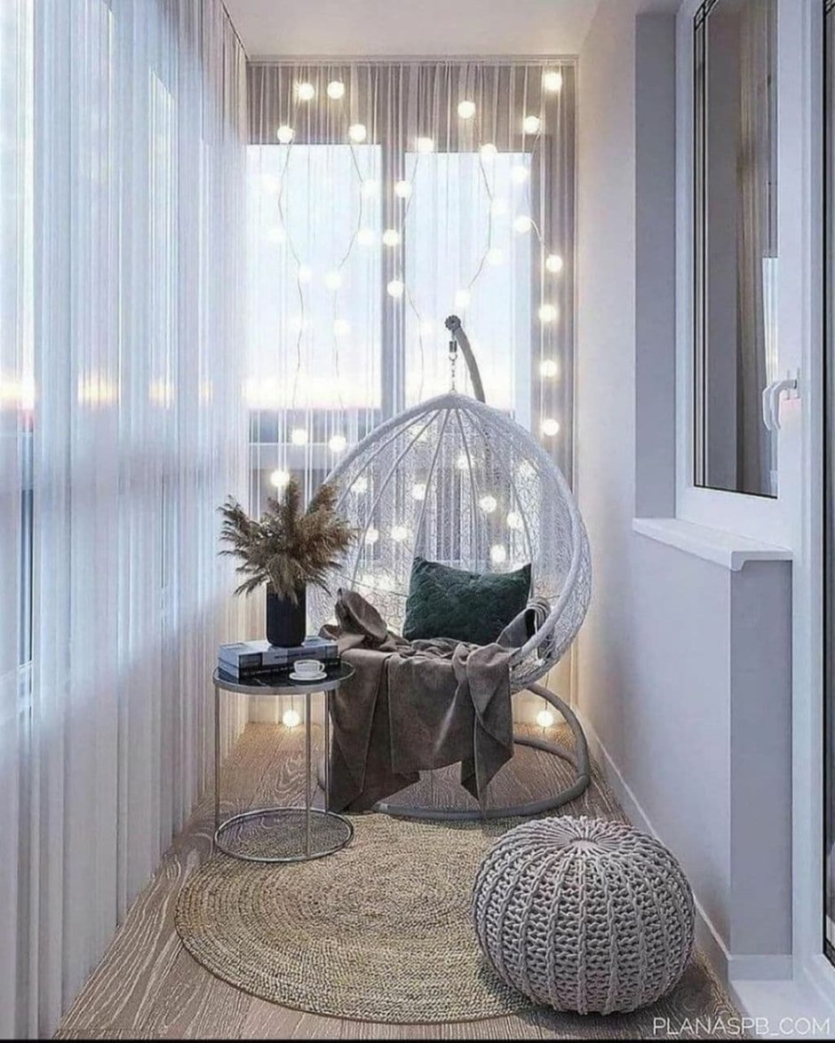 Лаунж зона на балконе