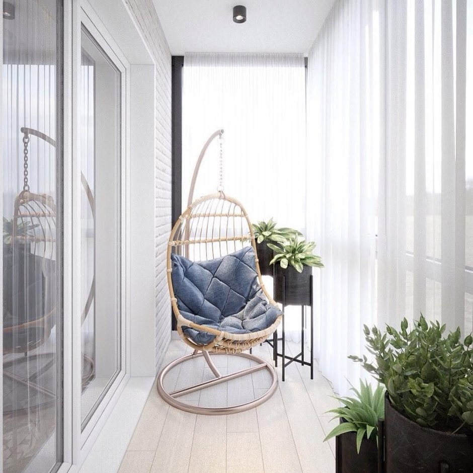 Балкон с качелькой