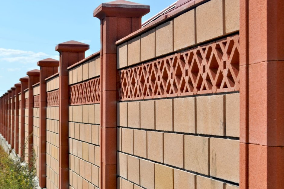 Колонны из французского камня