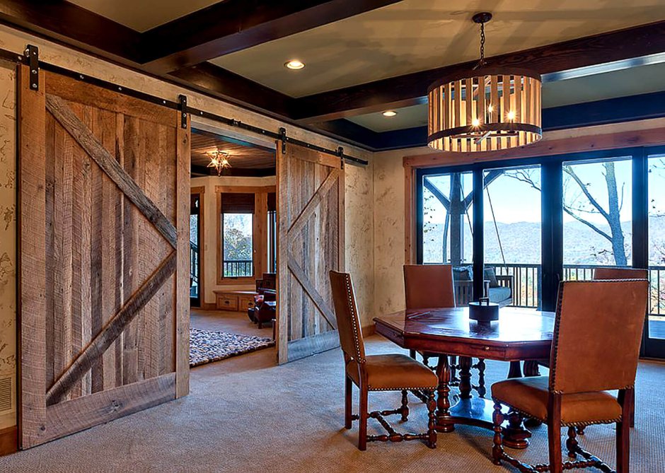 Двери для дома в стиле Шале