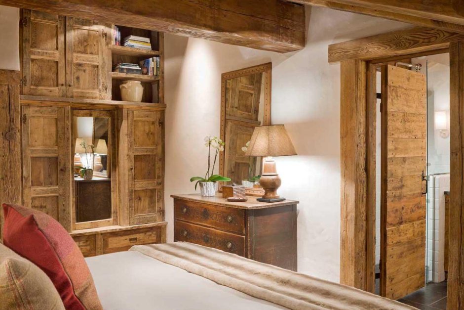 Двери в рустикальном стиле Шале