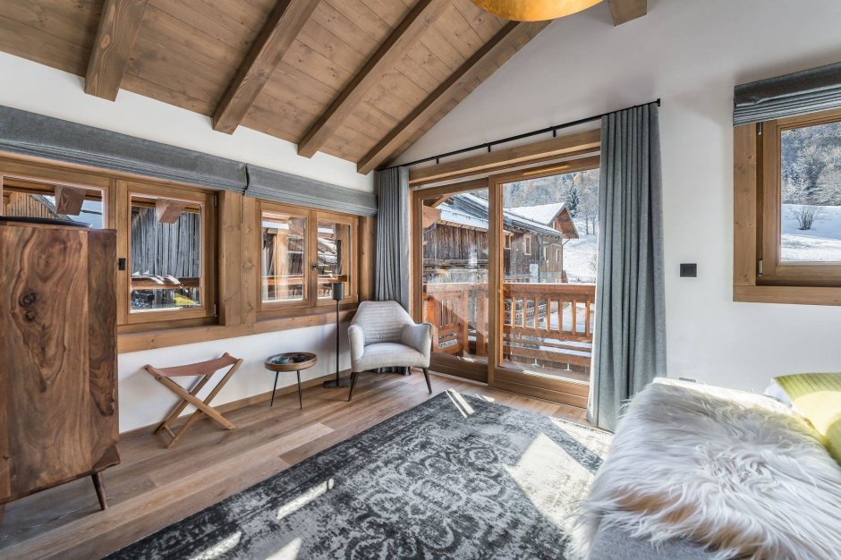 Тамбур в стиле Шале