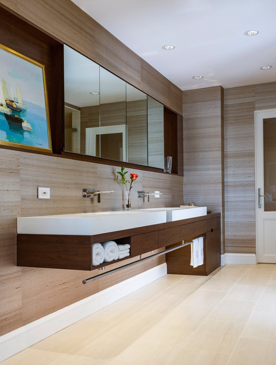 Ванная с деревом