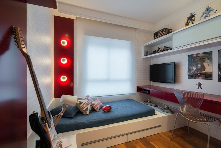 Комната с подиумом для подростка