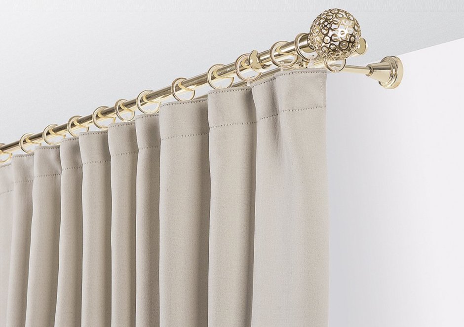 Шторы на карнизе труба