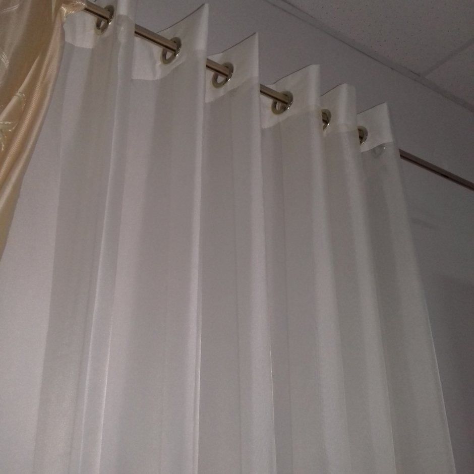 На что вешают шторы