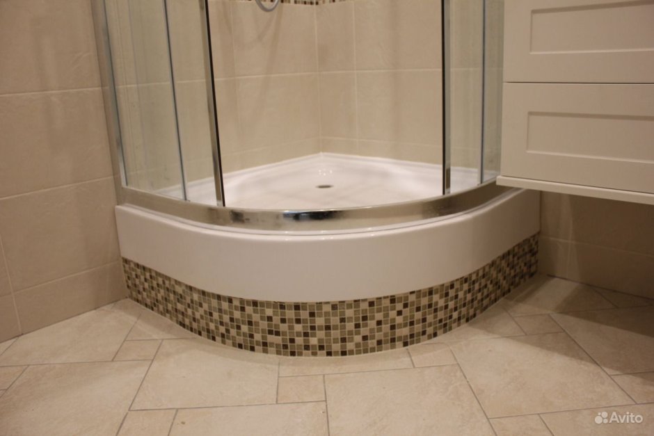 Душевая кабина на подиуме