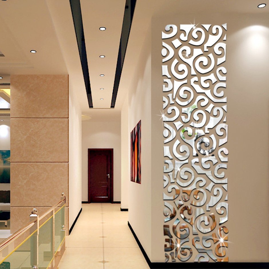 Мозаика в коридоре на стенах