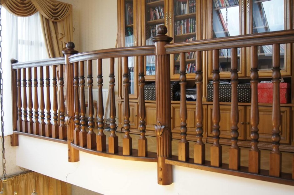 Перила деревянные для лестниц