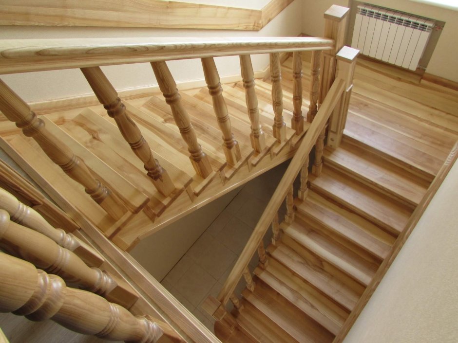 Сплошное ограждение лестницы