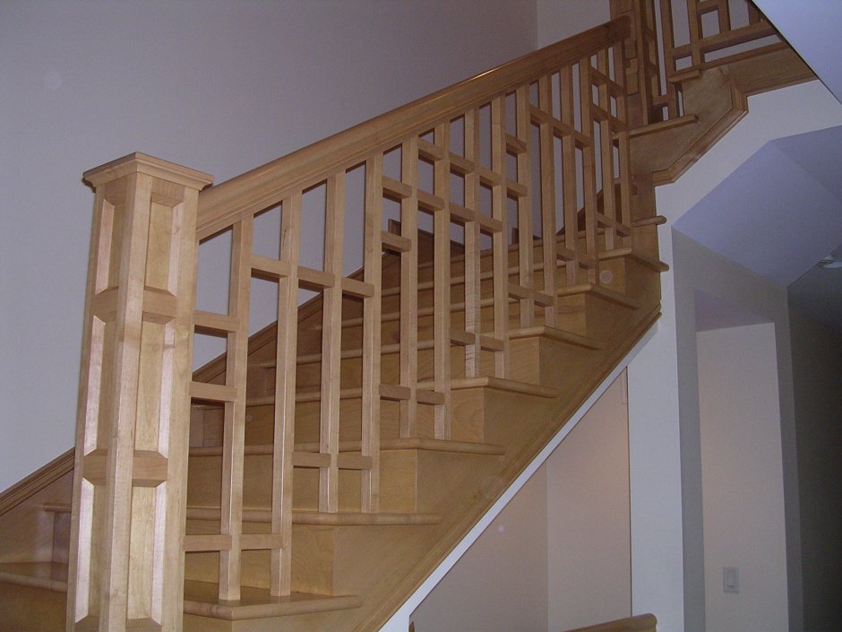 Ограждение лестницы из досок