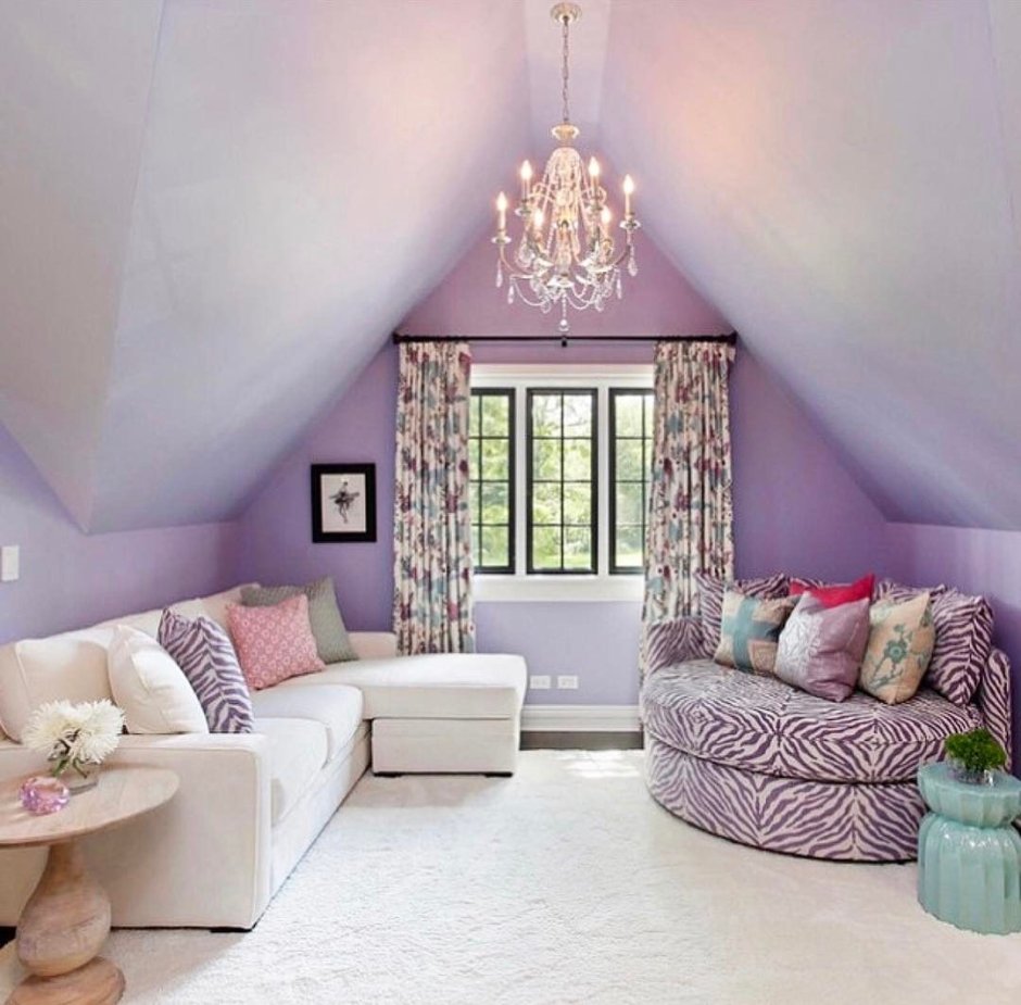 Комната для девочки на мансарде