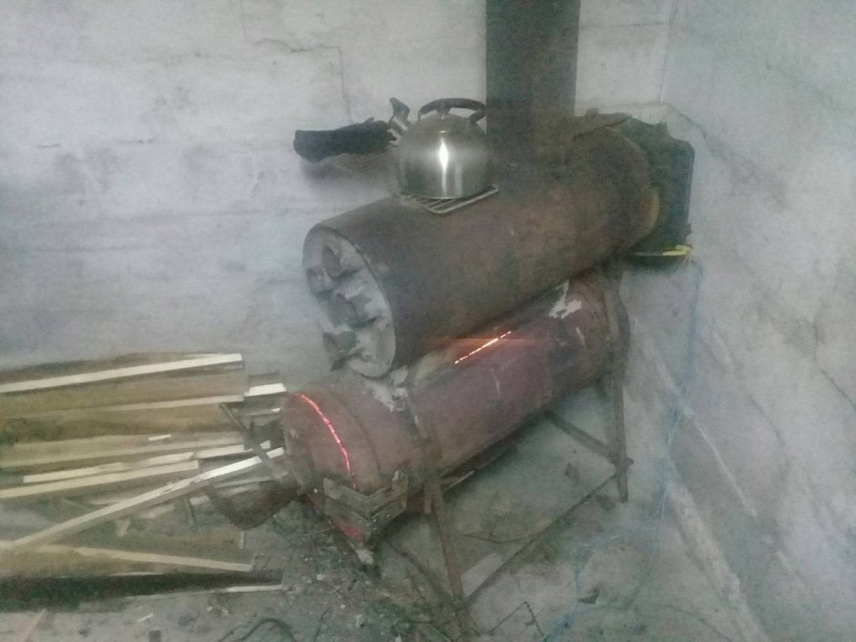 Буржуйка с мангалом в гараже