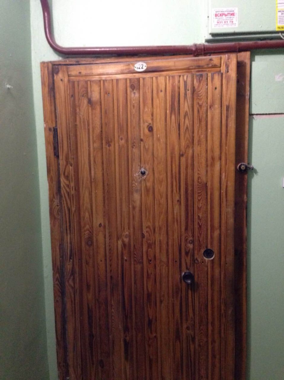 Дверь в парную из вагонки