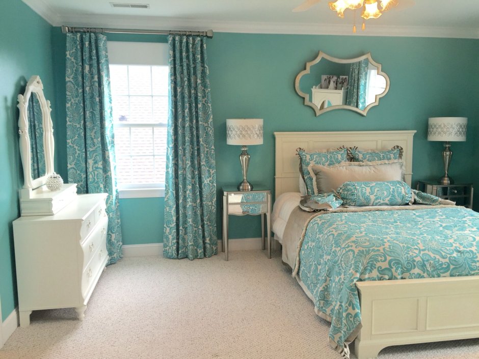 Спальня в бирюзовом цвете