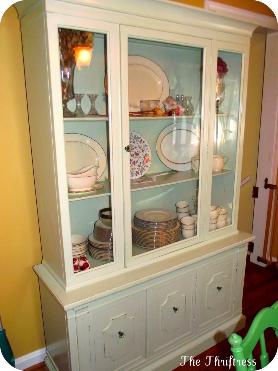 Крашеный сервант