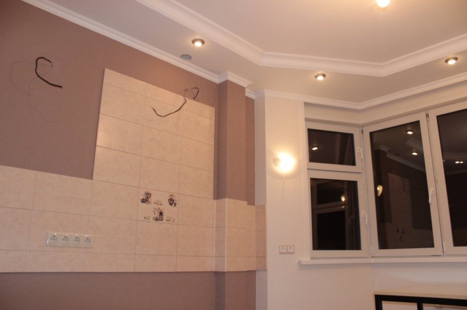 Потолочный короб на кухне