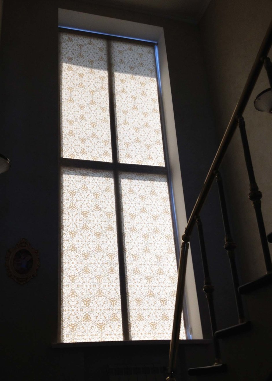 Рулонные шторы на высокие окна