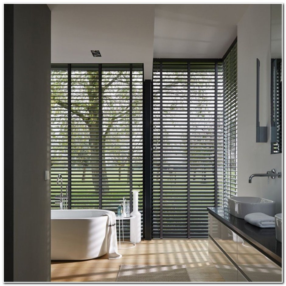 Черные жалюзи в интерьере