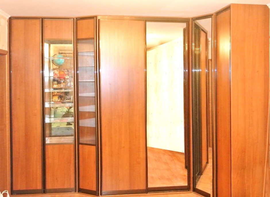 Шкаф - буфет угловой Ювента