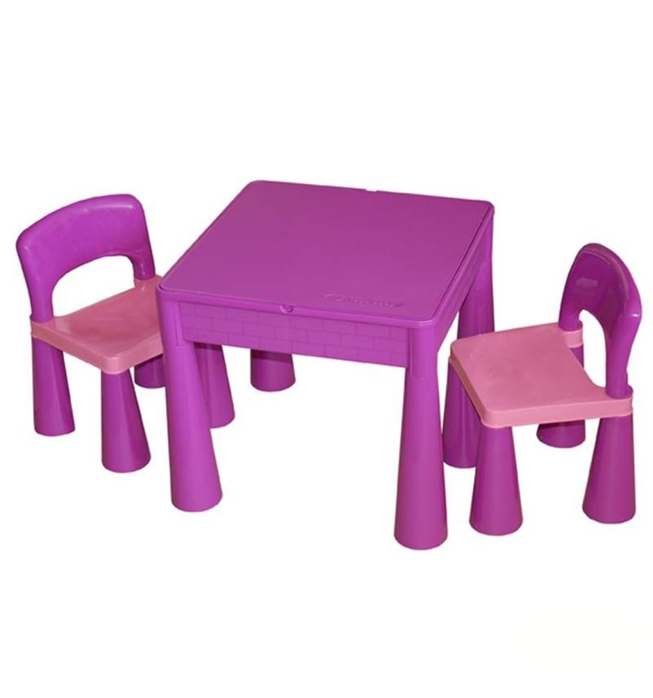 Обеденный стол в яслях с детьми