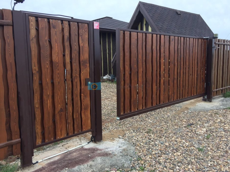 Деревянные откатные ворота