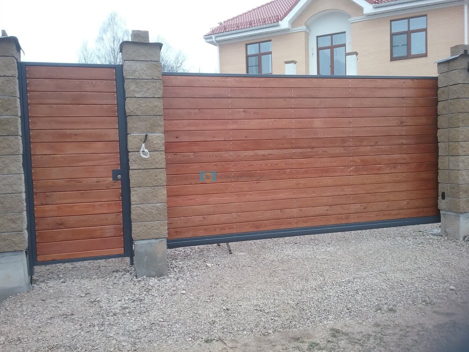 Откатные ворота обшитые деревом